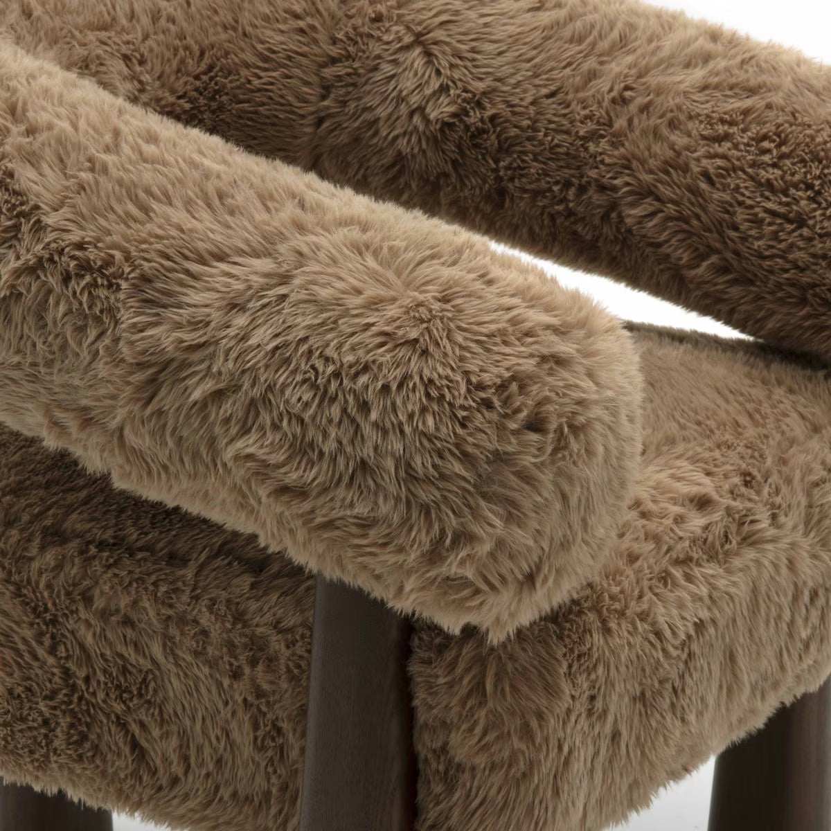 Aramari Accent Chair