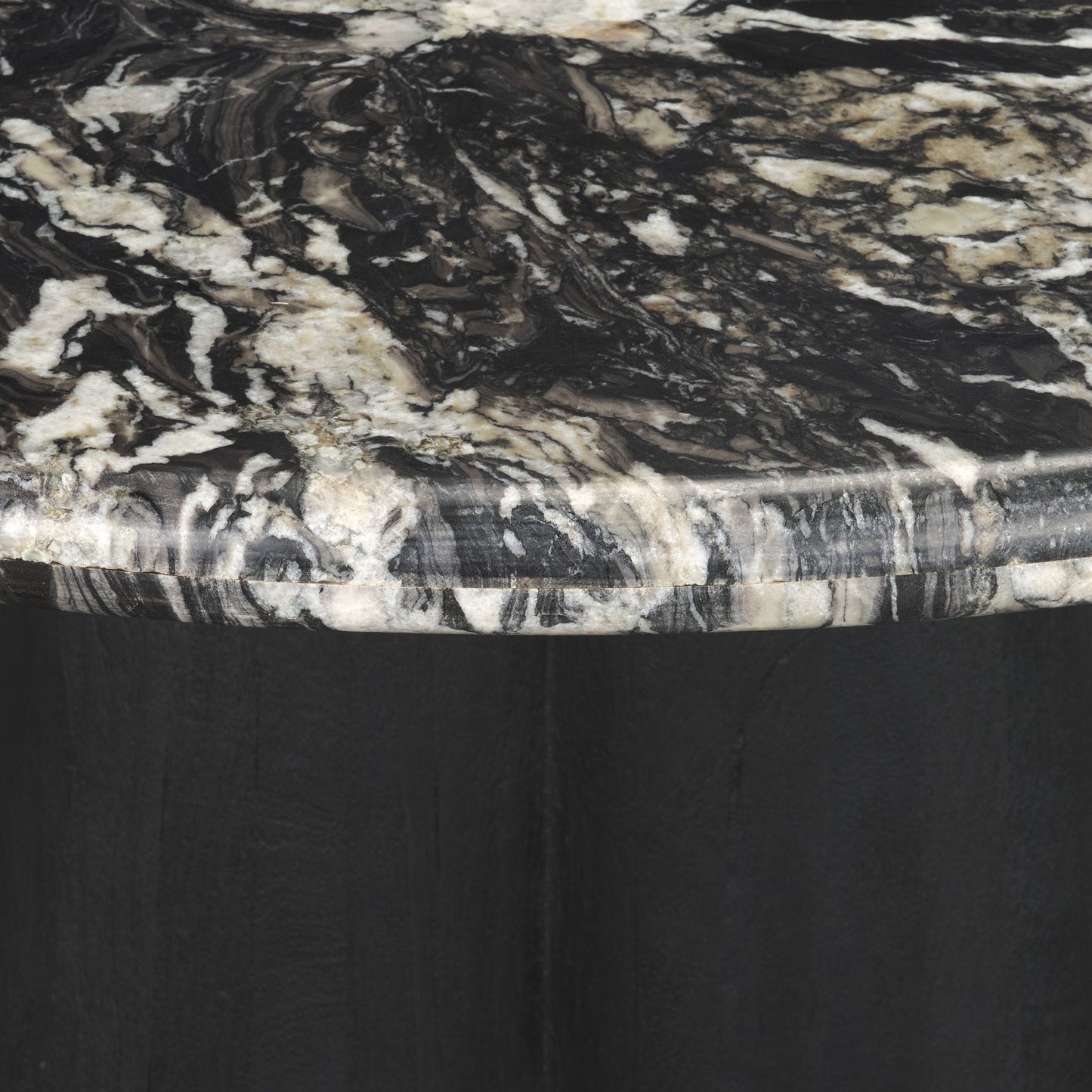 Ostras Dining Table