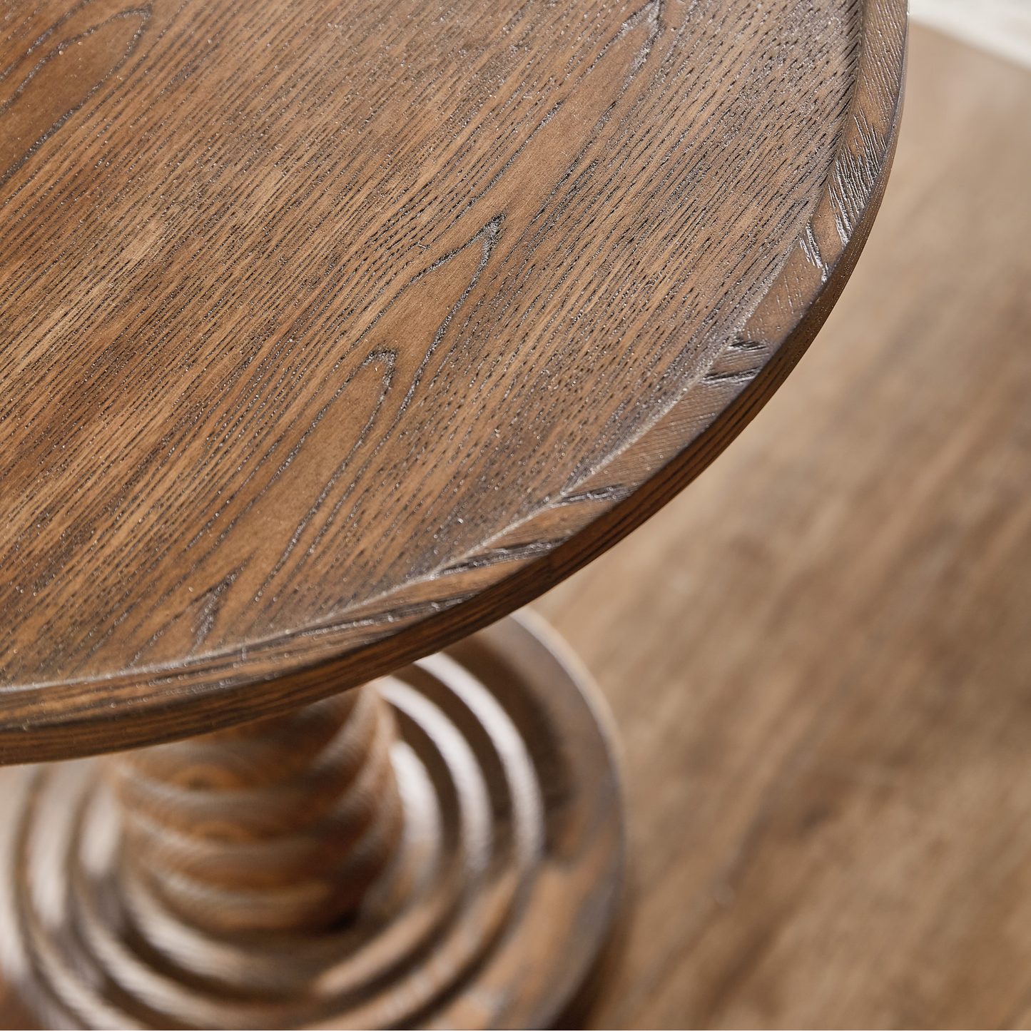 Escuro Accent Table