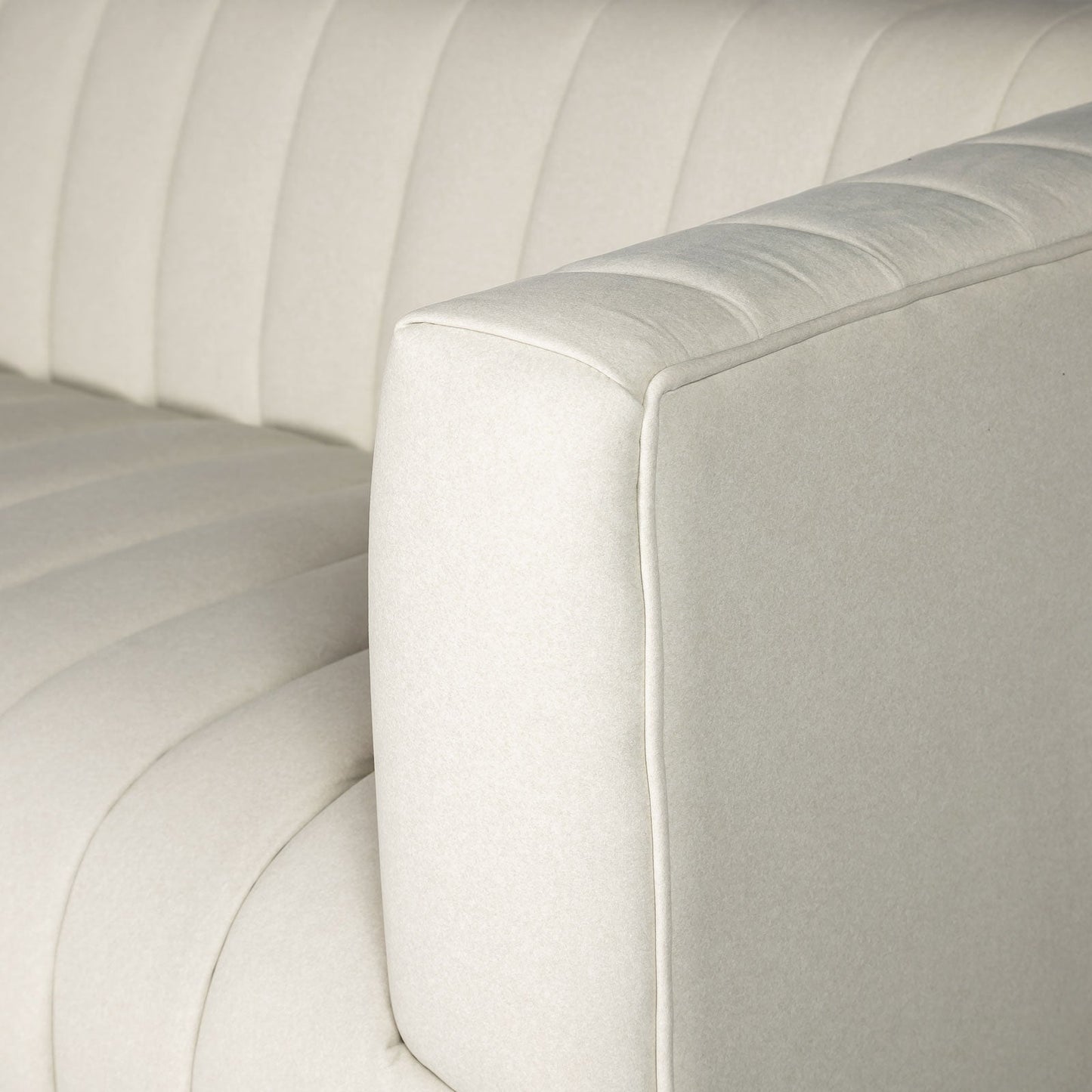 Ellioette Sofa