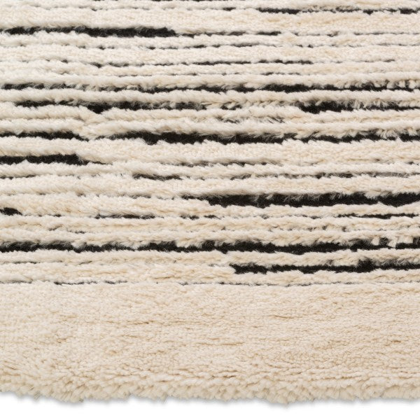 Kleine Area Rug