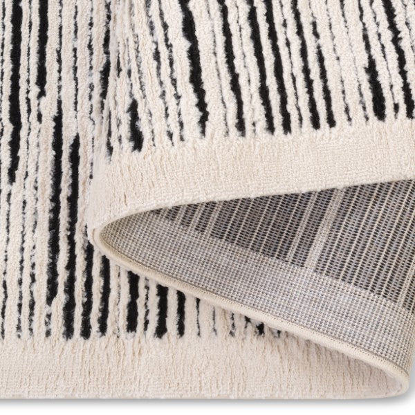 Kleine Area Rug