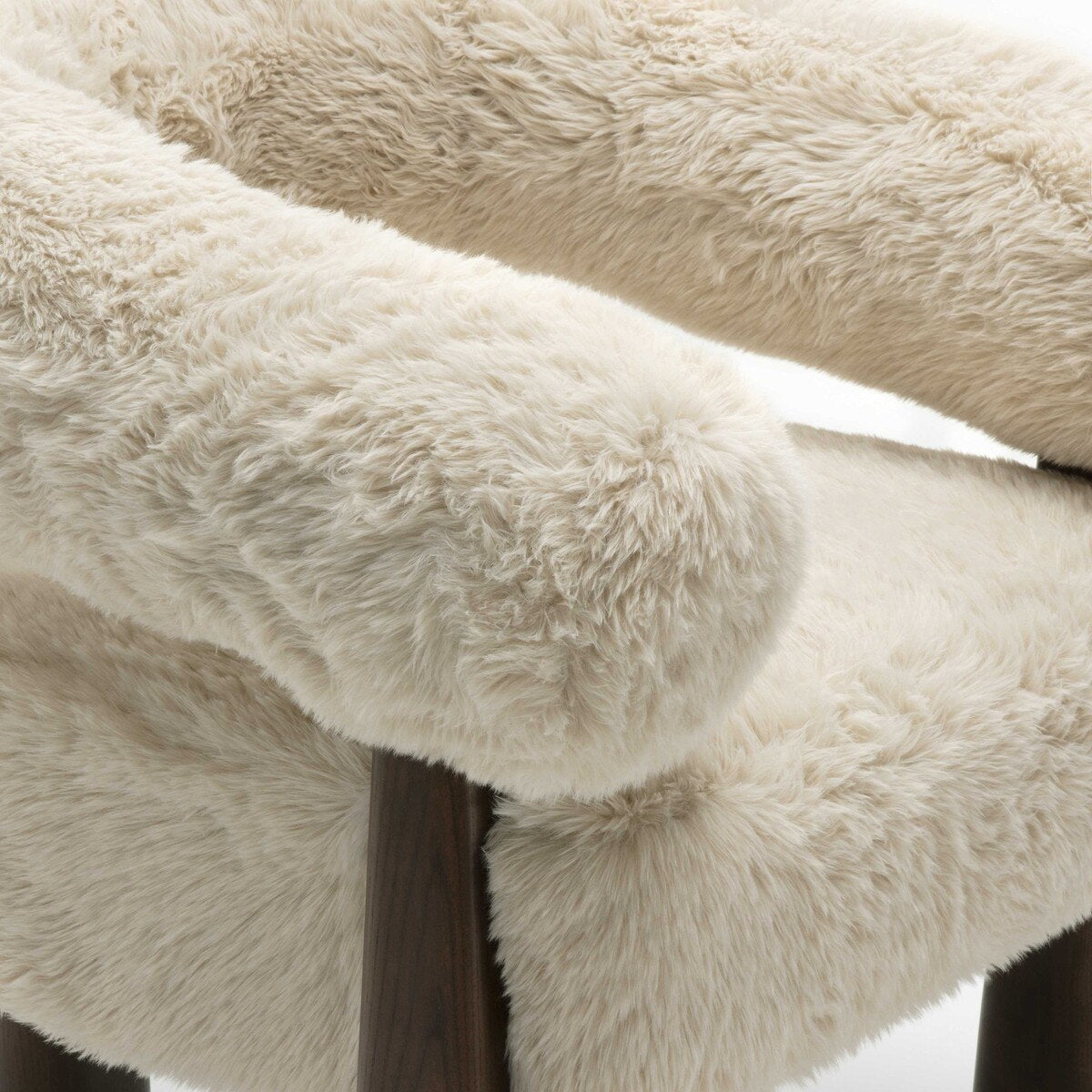 Aramari Accent Chair