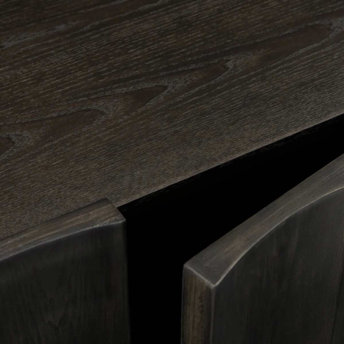 Avelino Sideboard