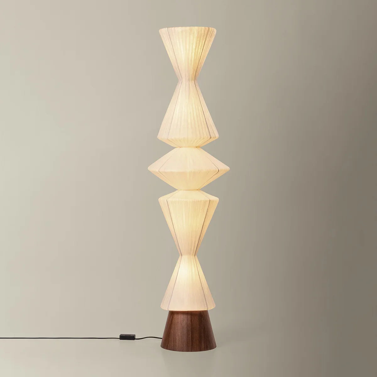 Gaderu Floor Lamp