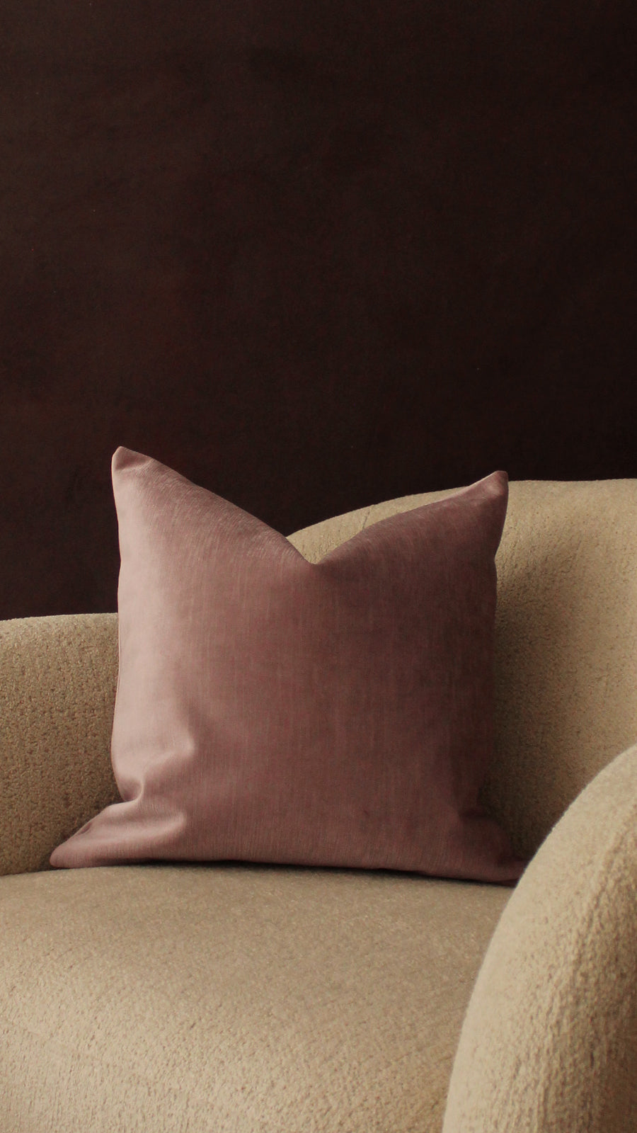 Macrophylla Velvet Pillow Cover