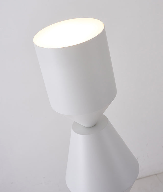 Villamar Floor Lamp