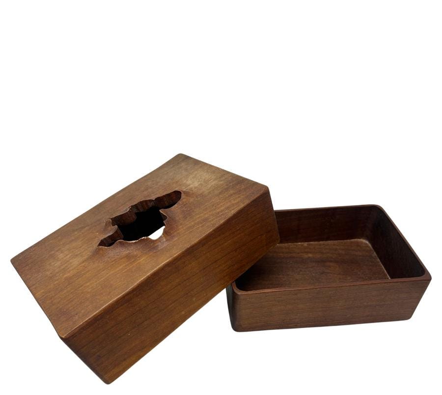 1982 Lidded Wooden Box